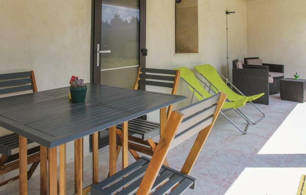 Maison 4 Etoiles Et Studio 3 Etoiles Independants Avec Piscine LʼIsle-sur-la-Sorgue Exteriör bild